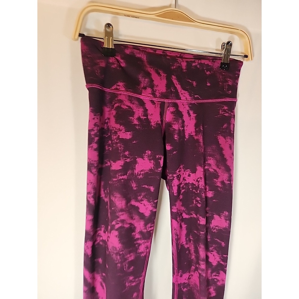 LULULEMON Wunder Under Crop III Breezie Regal Plum Athleisure Yoga Womens 4‎ - Picture 2 of 12